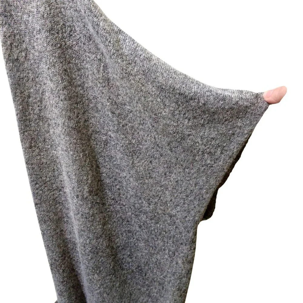 k. by kersh Women's Gray Short Sleeve Cardigan W/ White Heart on Back Size XL - Picture 4 of 10